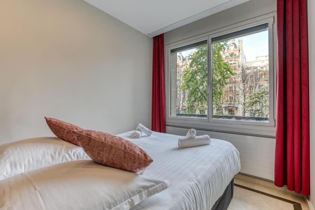 Montaigne Executive Suite Париж Екстер'єр фото