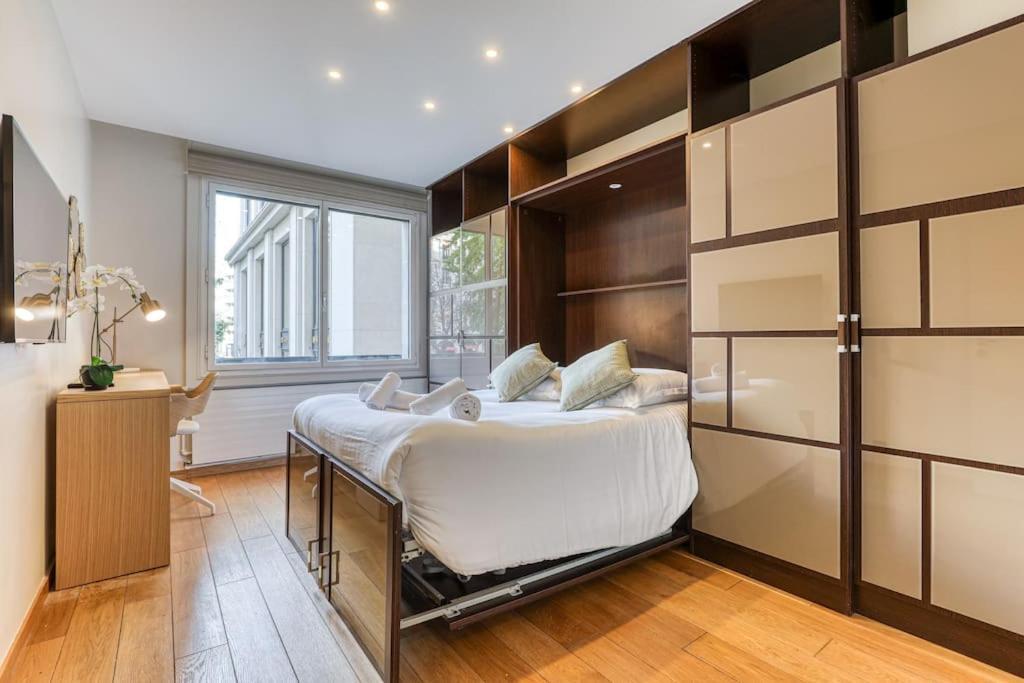 Montaigne Executive Suite Париж Екстер'єр фото