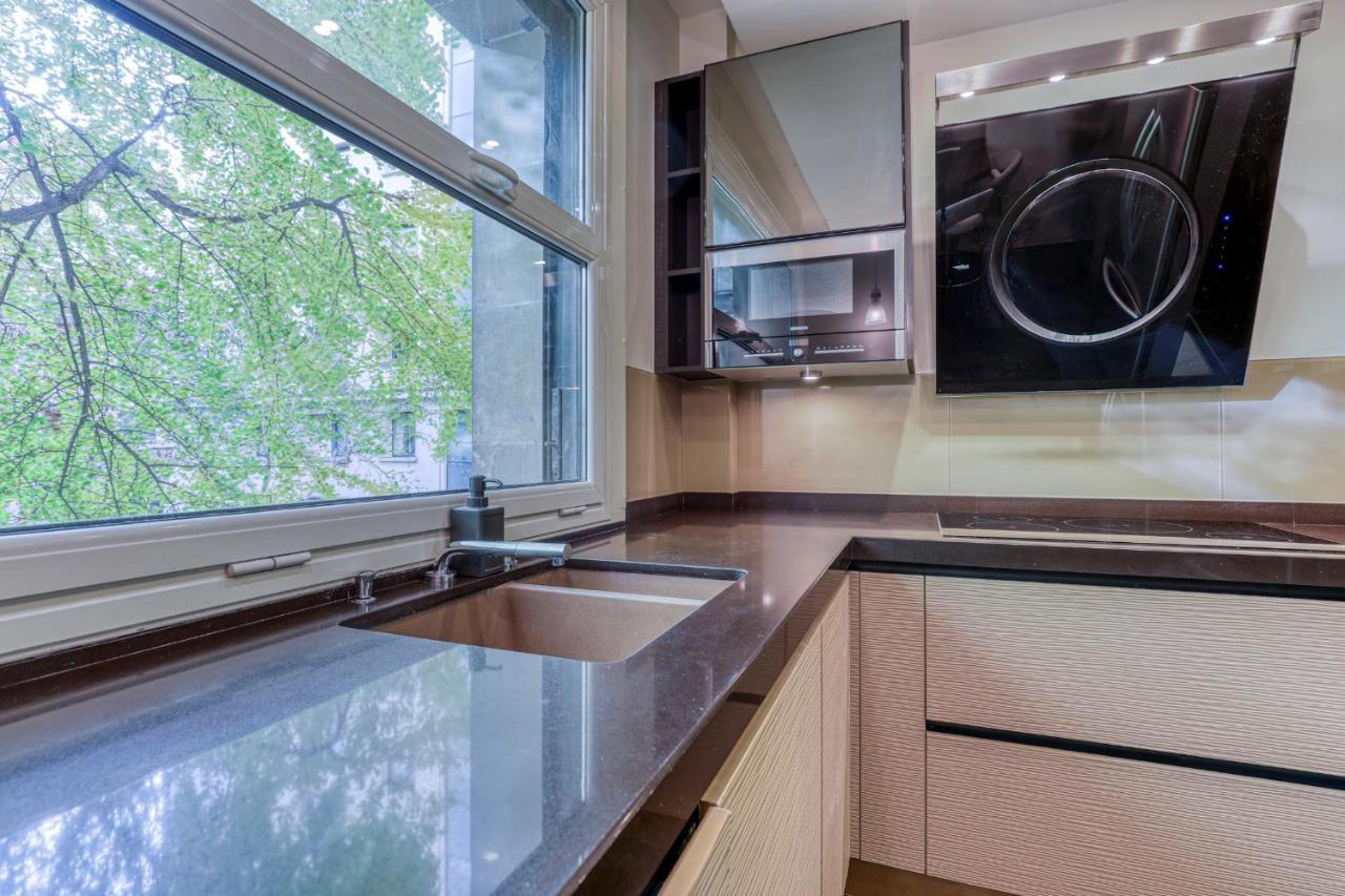 Montaigne Executive Suite Париж Екстер'єр фото