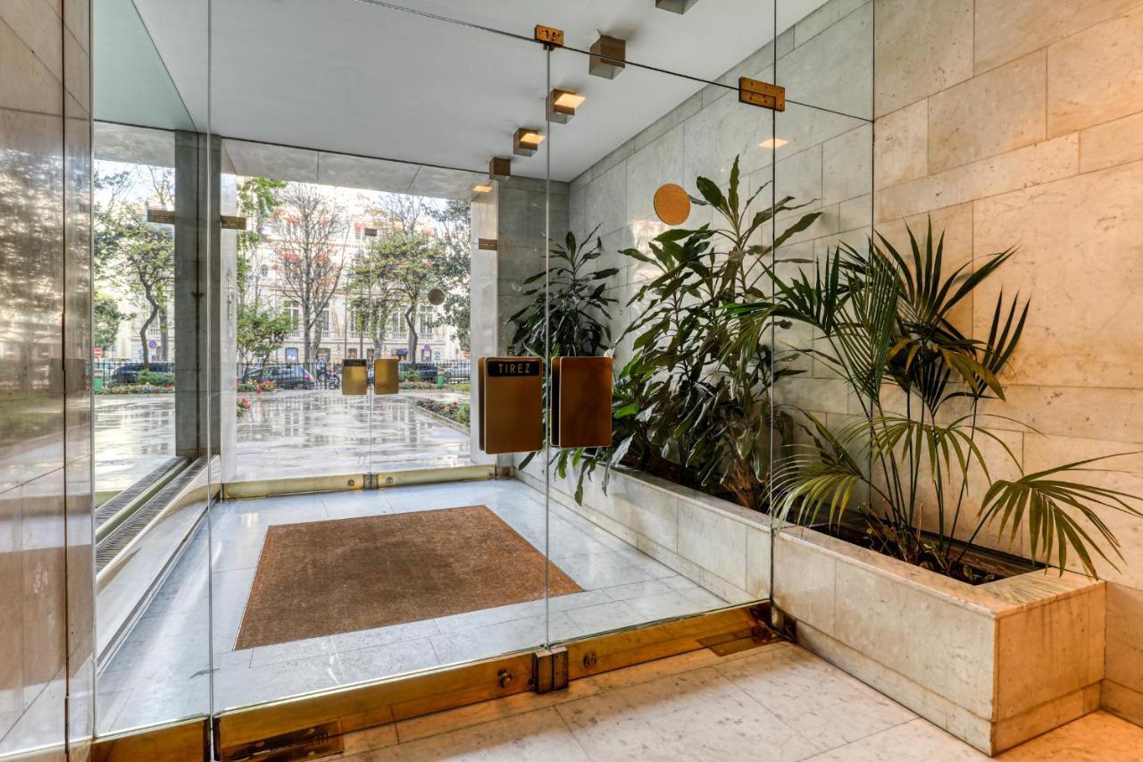 Montaigne Executive Suite Париж Екстер'єр фото